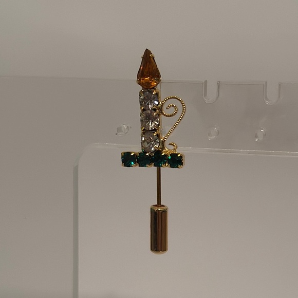 Elegant Gold and Green Brooch with Candle Design - Picture 2 of 6